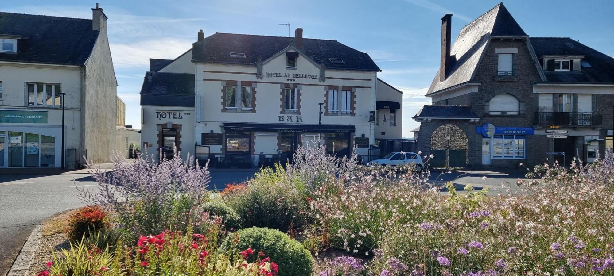 Hotel Le Bellevue Guer Exterior foto